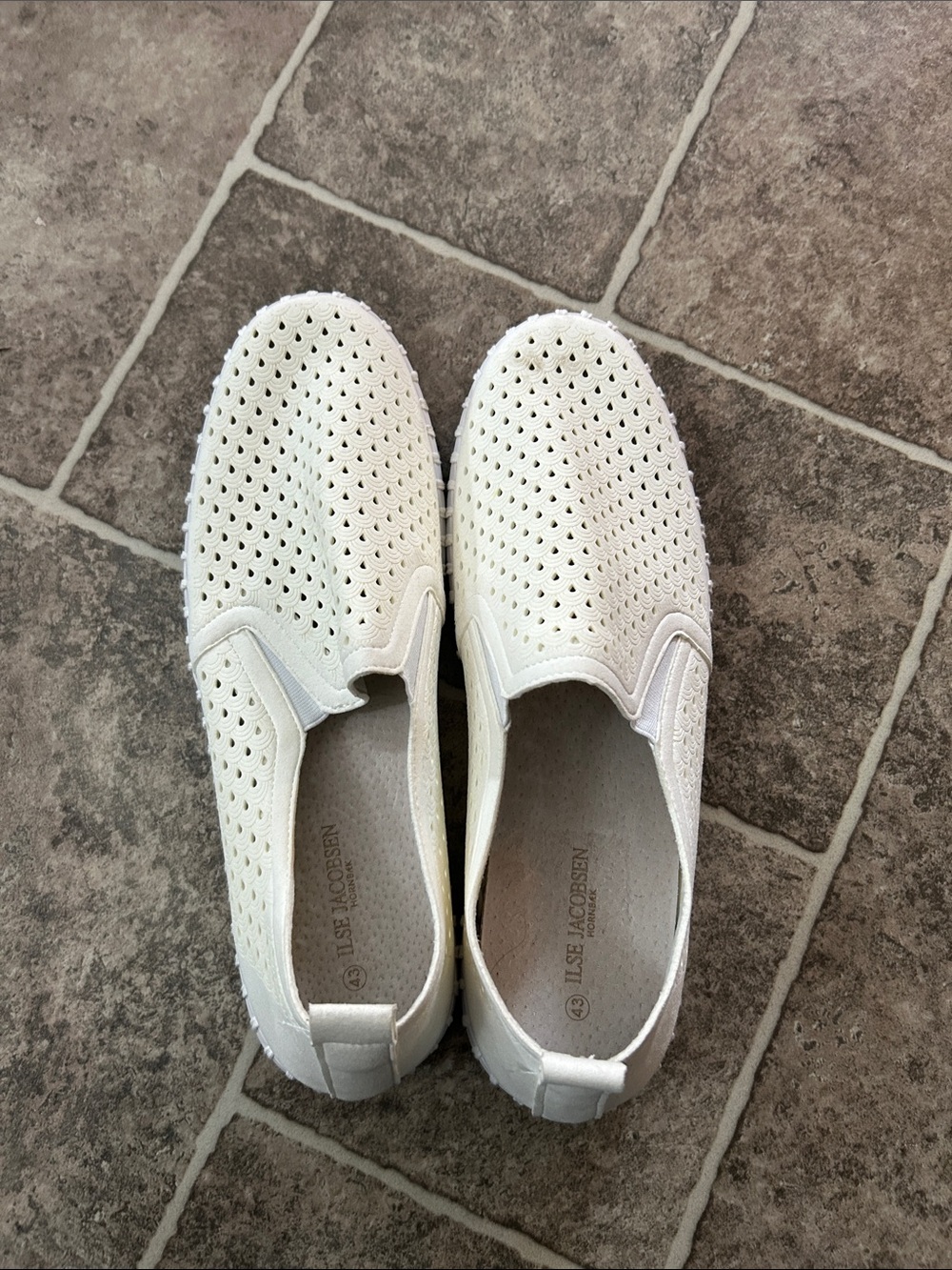 Isle Jacobsen slip-ons